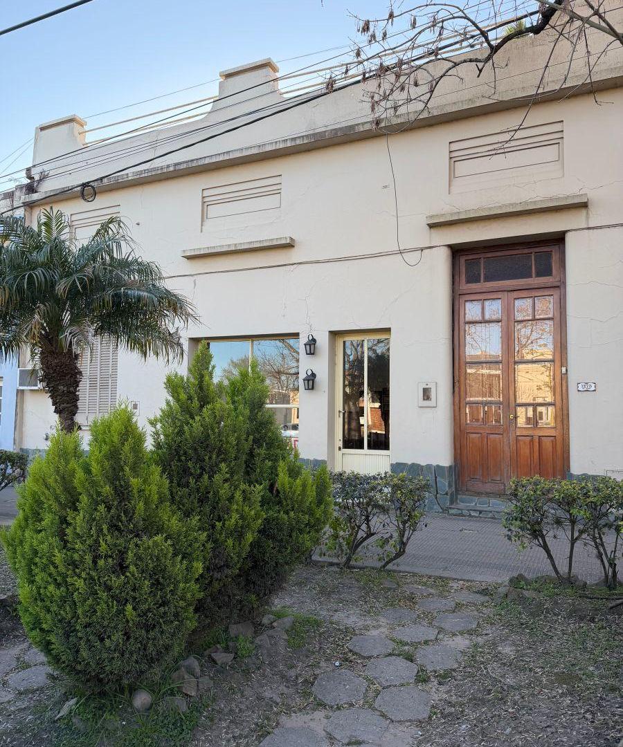 Foto de Casa antigua a reciclar en venta. Excelente ubicación céntrica, imagen 2