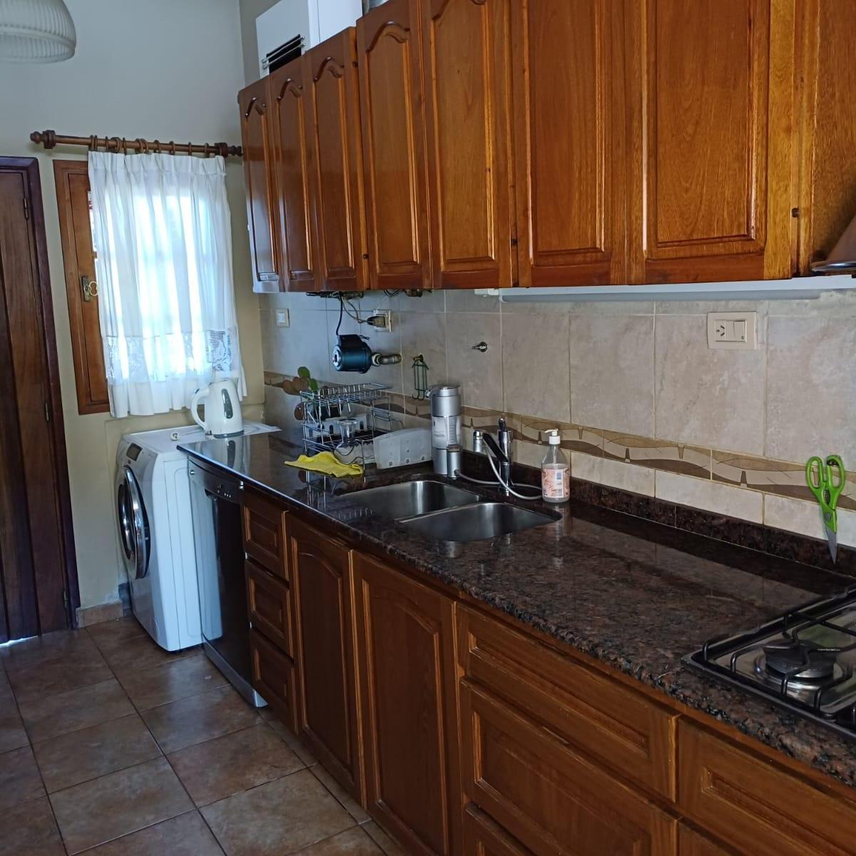 Foto de EXCELENTES!! 2 INMUEBLES CONTIGUOS EN ZONA CERRO DE LAS ROSAS, imagen 5