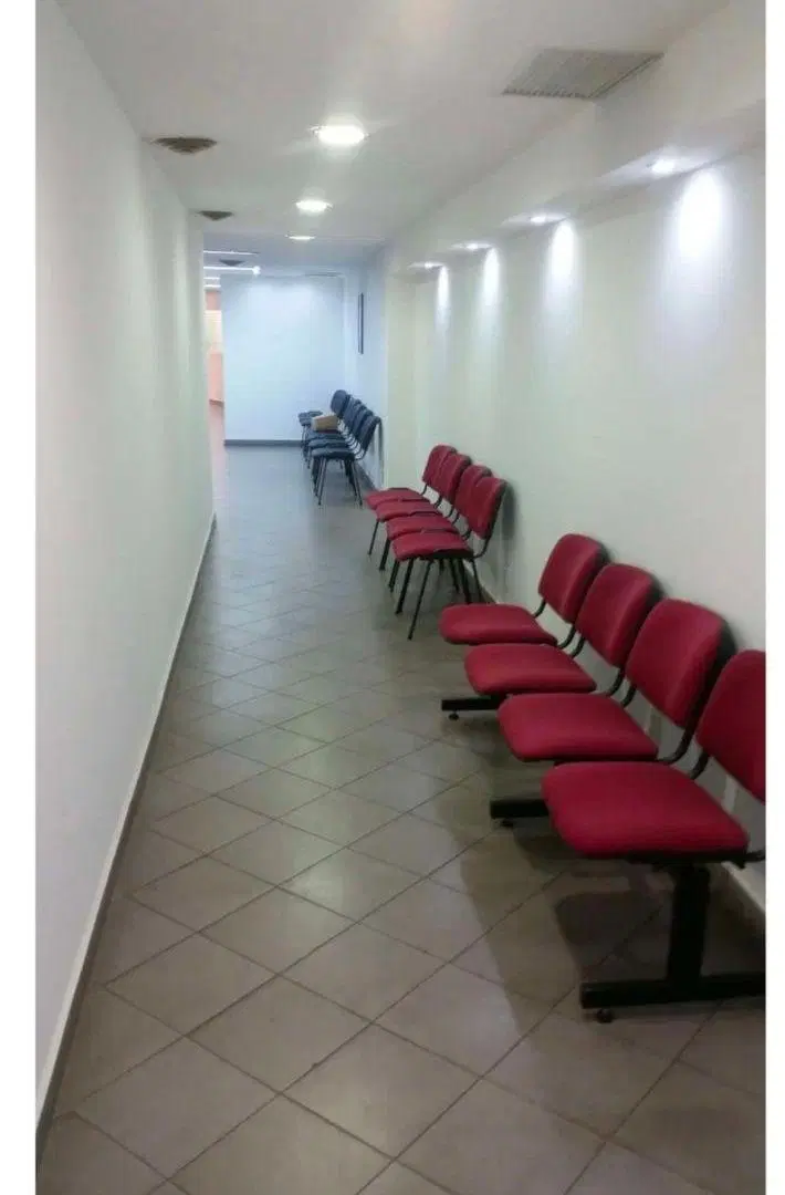 Se Alquila Amplia Oficina en PB y Subsuelo 600 m² C/ 9 Privados Sobre Cañada 3