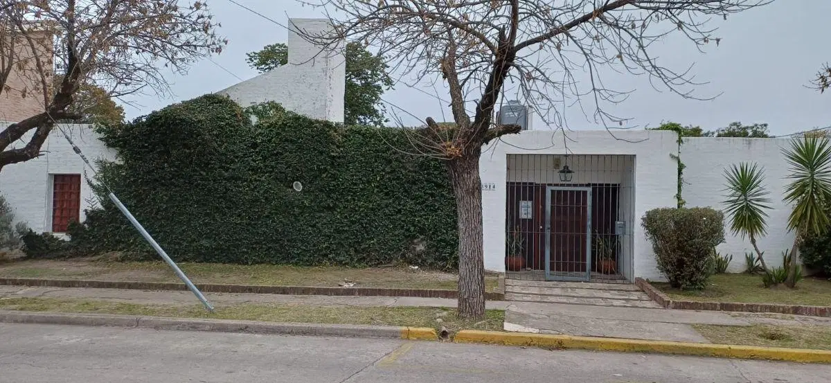 CASA ESQUINA EN TABLADA PARK A MTS DE NUÑEZ Y SPILIMBERGO 1