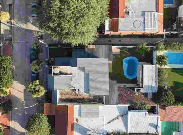 VENTA CASA BARRIO POETA LUGONES 4