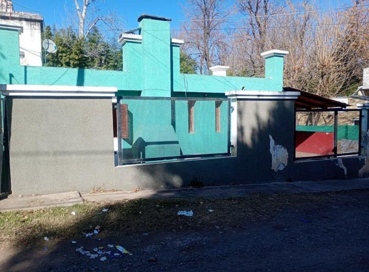 VENDE CASA CON PILETA EN UNQUILLO 2