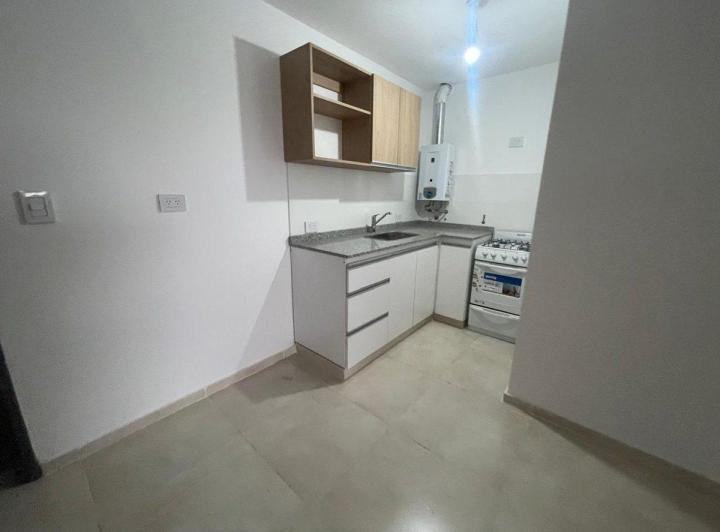 Alquiler Dpto con balcón en Alto Alberdi -Av Colón 3