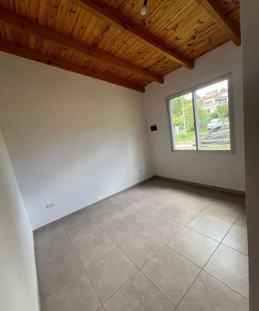 VENTA CASA A ESTRENAR BIALET MASSÉ 4