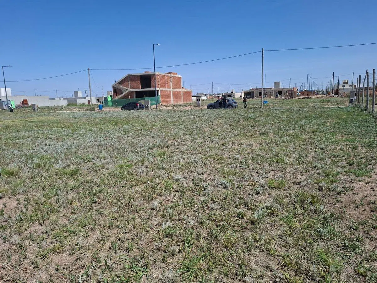 VENTA TERRENO EN CUESTAS DE MANANTIALES 2