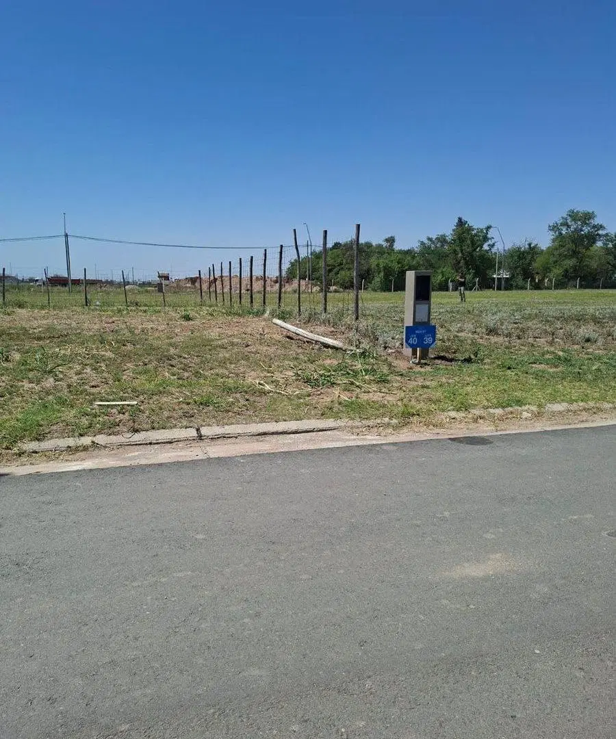 VENTA TERRENO EN CUESTAS DE MANANTIALES 3