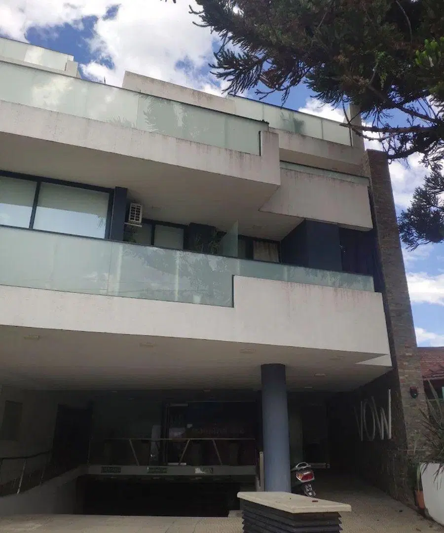 OPORTUNIDAD - VENTA COCHERA CARLOS PAZ 4