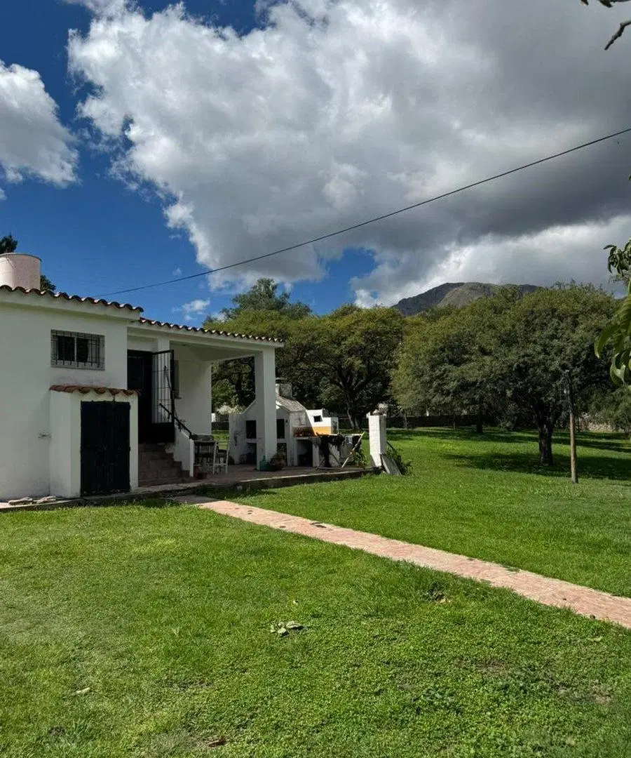 VENTA DE CASA + LOTE - CAPILLA DEL MONTE 4