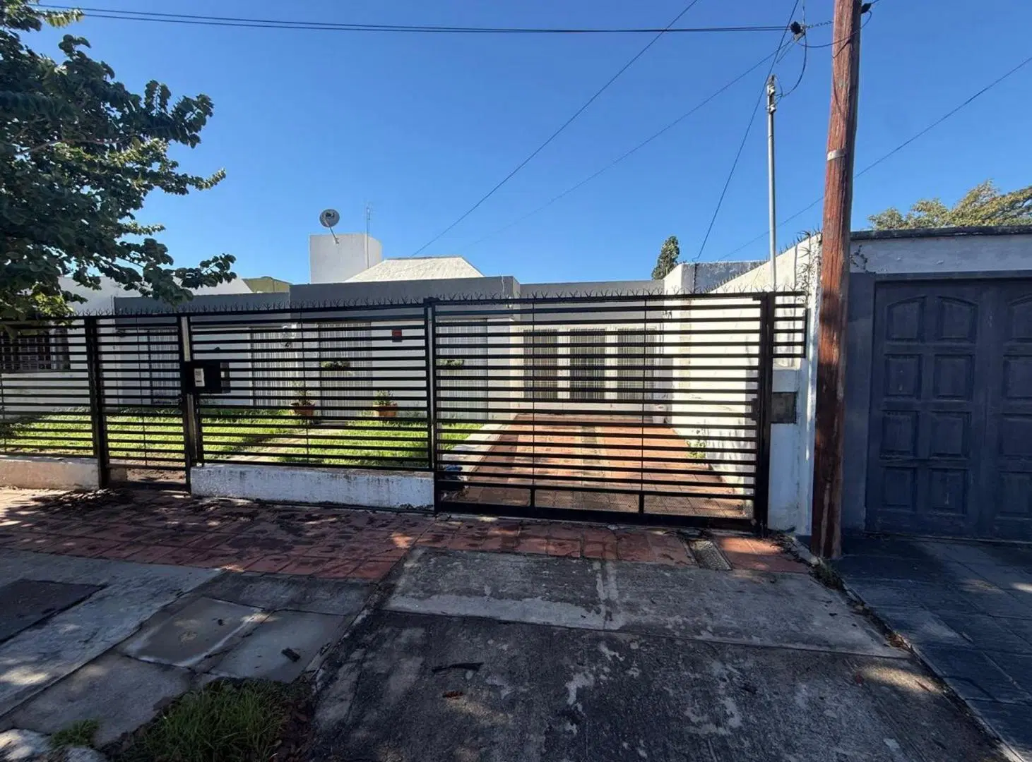CASA EN VENTA A 4 DORM MTS DE R. NUÑEZ UNA PLANTA 2