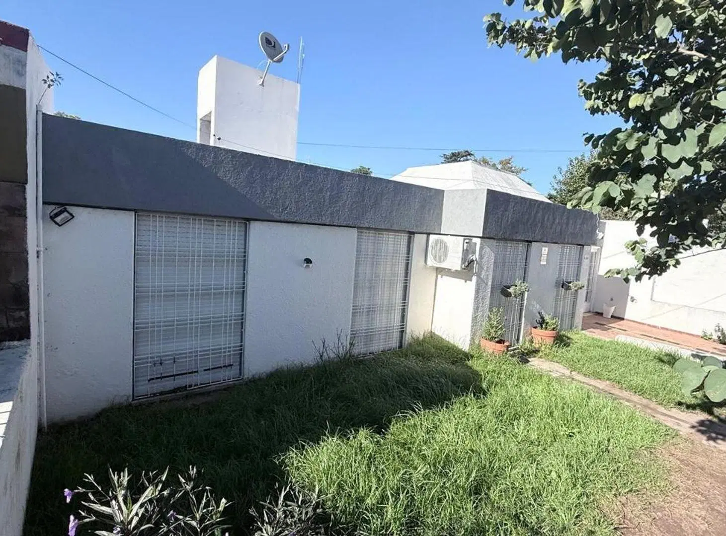 CASA EN VENTA A 4 DORM MTS DE R. NUÑEZ UNA PLANTA 3