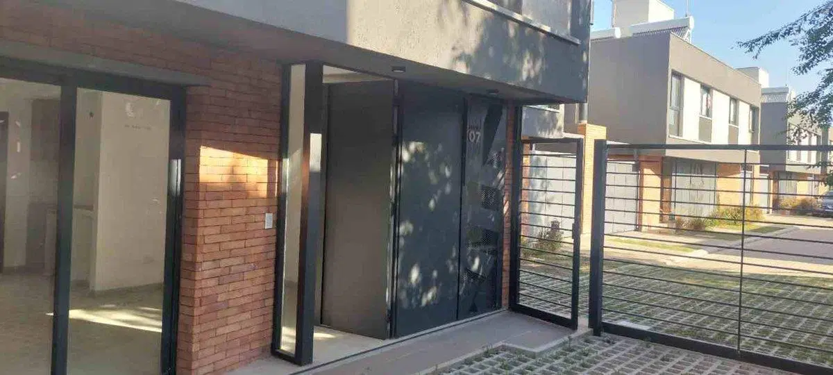 VENTA DUPLEX 3 DORMITORIOS, HOUSING DISTRITO BUNGE 3