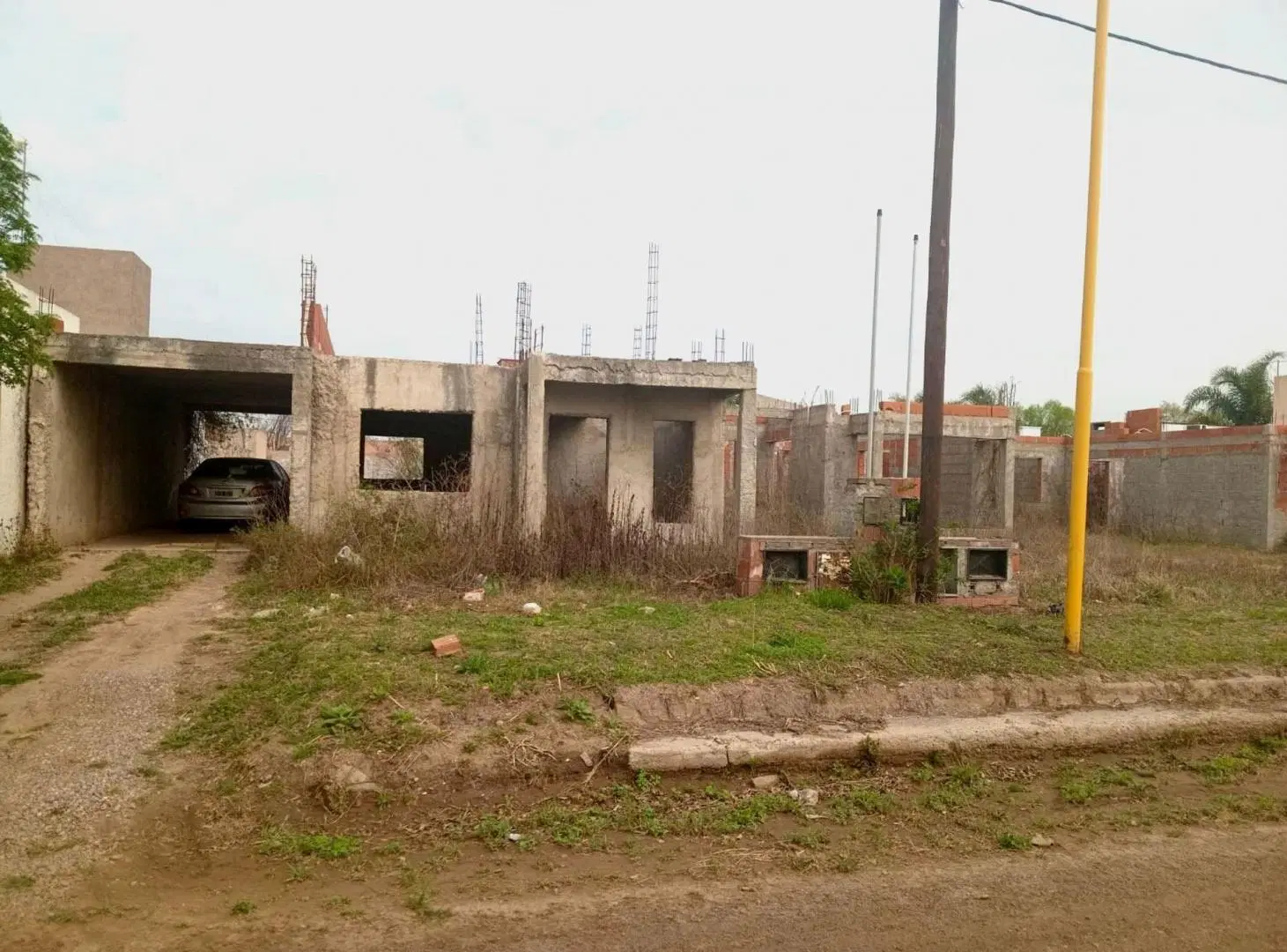 VENTA TERRENO CON CONSTRUCCION, COLONIA TIROLESA 3