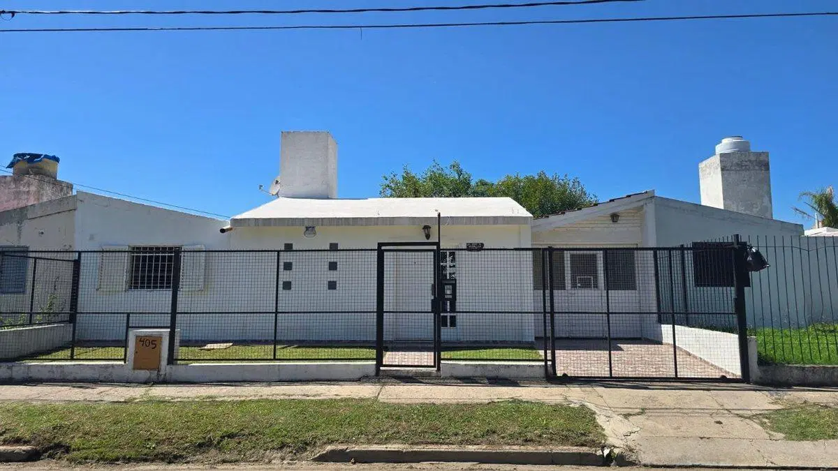 VENTA HERMOSA CASA 3 D EN B° 20 DE JUNIO 5