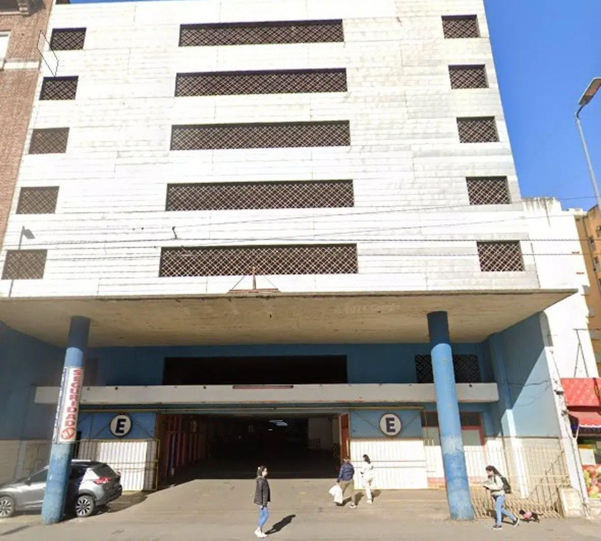 VENTA COCHERA CENTRO CORDOBA SOBRE AV. OLMOS 2