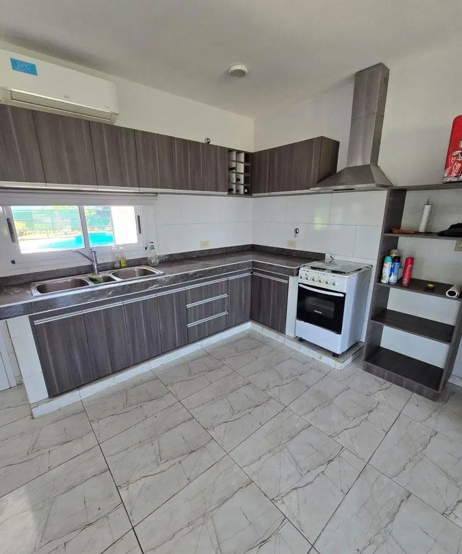 VENTA CASA 2D CON PILETA EN Bº AYRES DEL NORDESTE 4