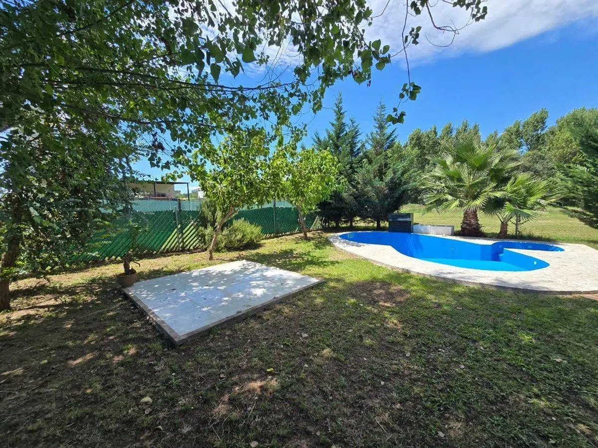 VENTA CASA 2D CON PILETA EN Bº AYRES DEL NORDESTE 2