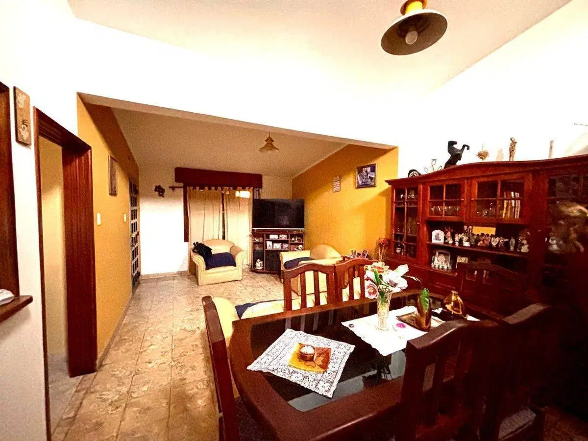 CASA 3 DORMITORIOS BARRIO SAN SALVADOR 2