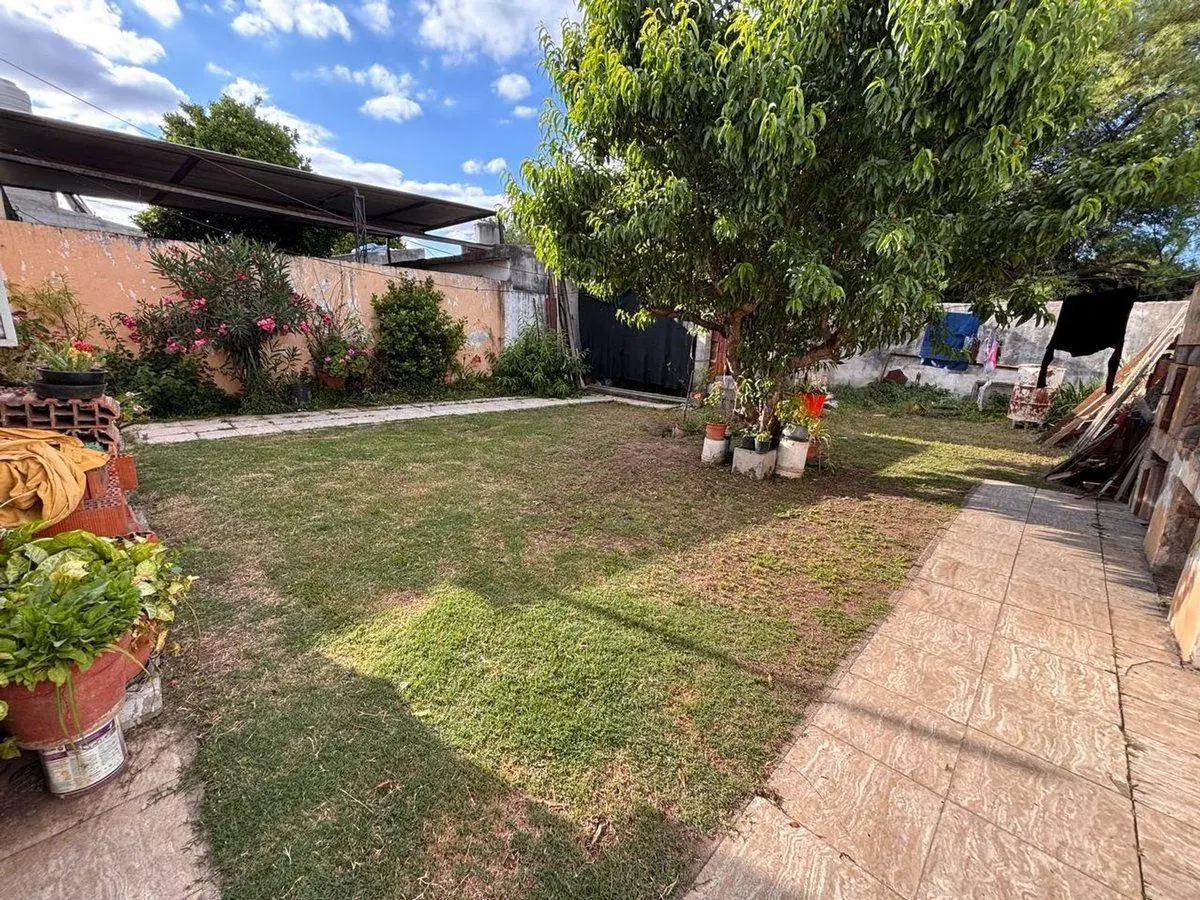 CASA 3 DORMITORIOS BARRIO SAN SALVADOR 5