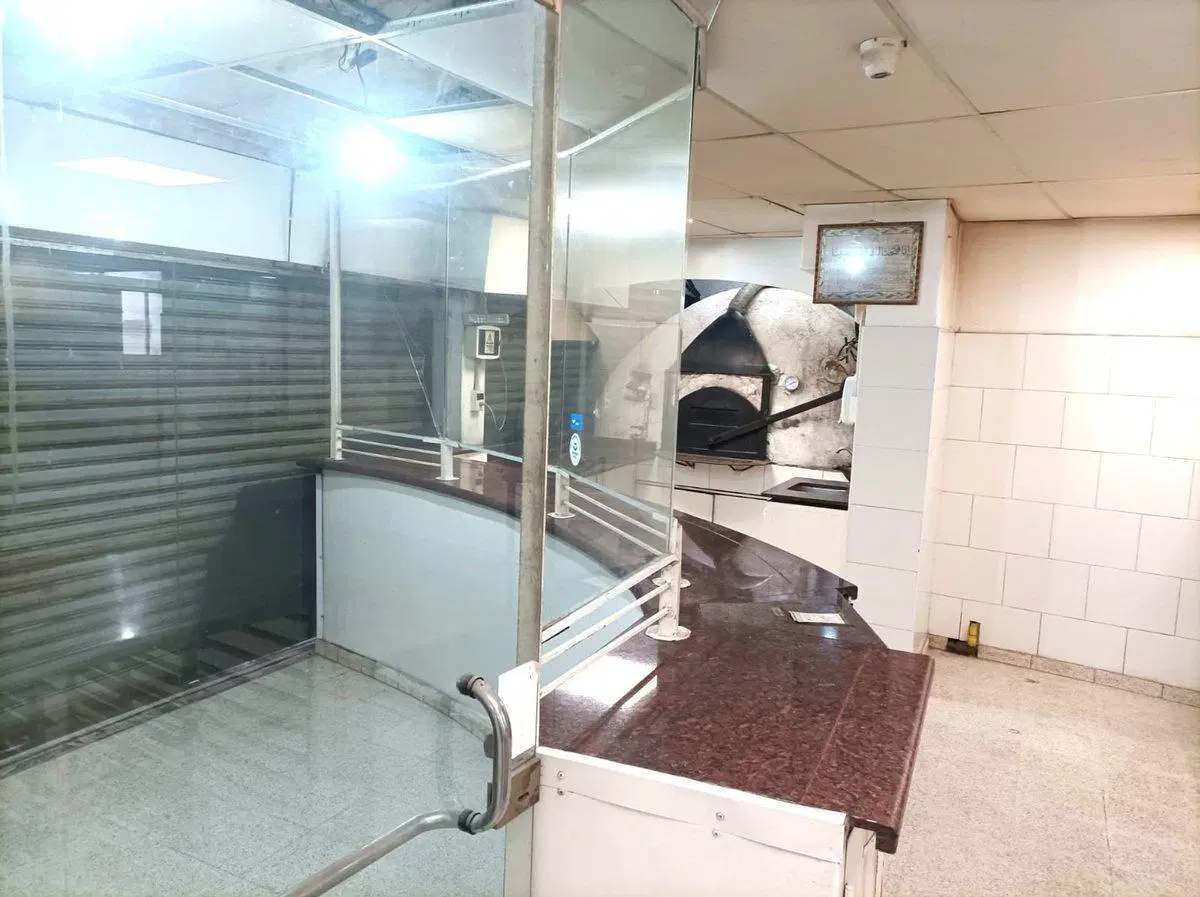 OPORTUNIDAD!!  VENTA LOCAL COMERCIAL SOBRE AVENIDA 4