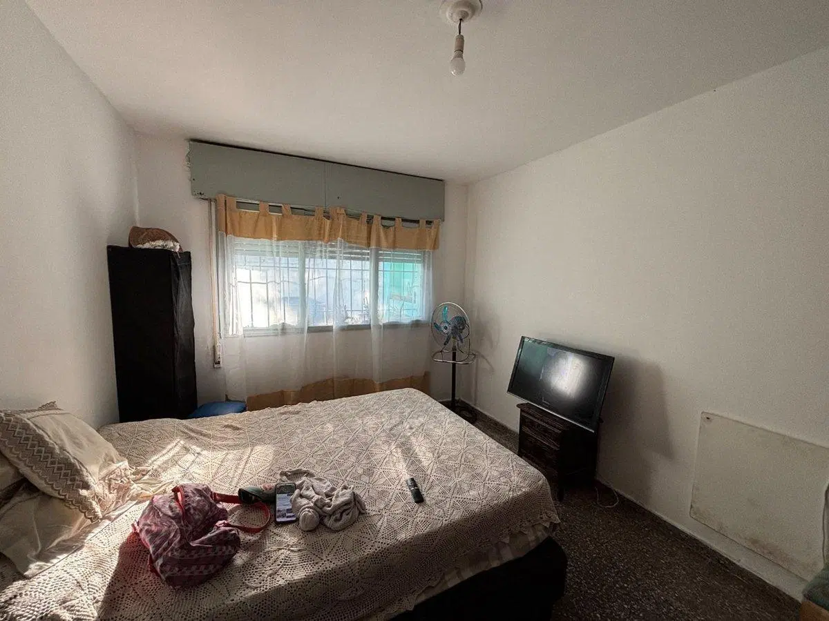 VENTA DE CASA EN B SARGENTO CABRAL 2 DORMITORIOS 5