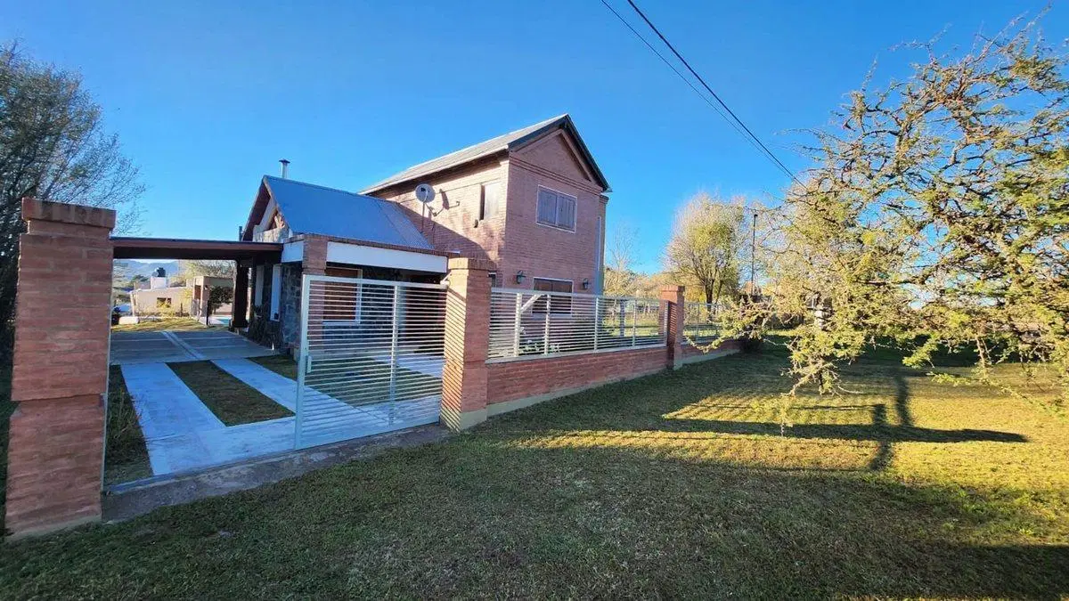 VENTA CASA EN POTRERO DE GARAY 2