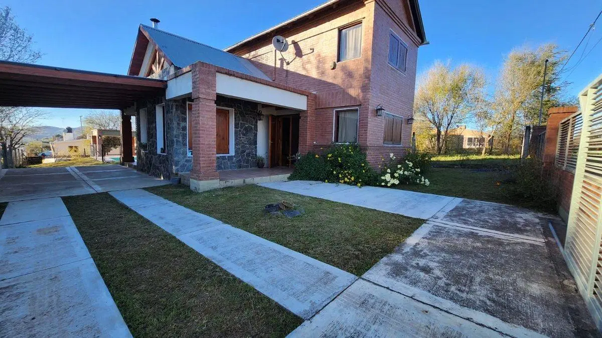 VENTA CASA EN POTRERO DE GARAY 4