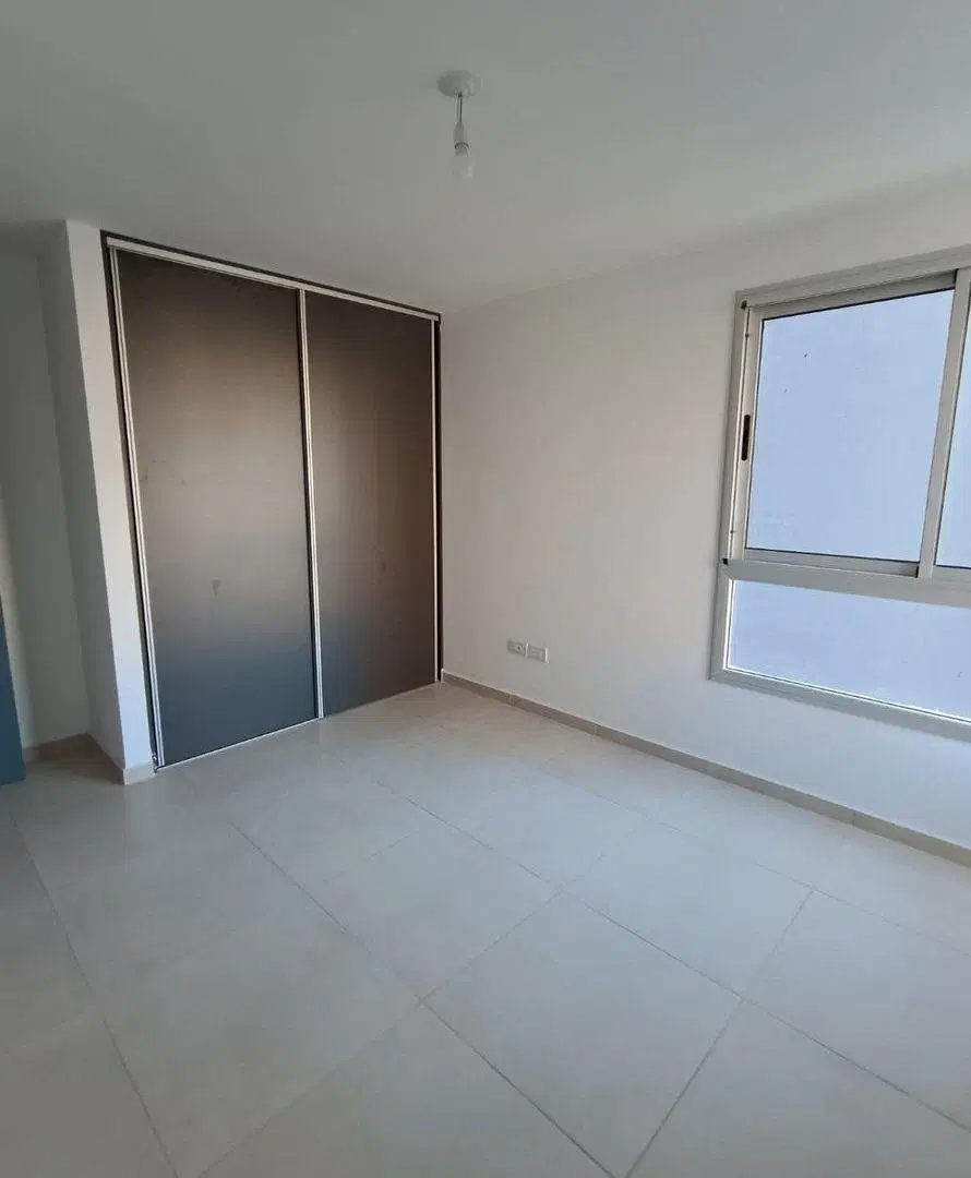 SE VENDE DPTO 2 DORM 5