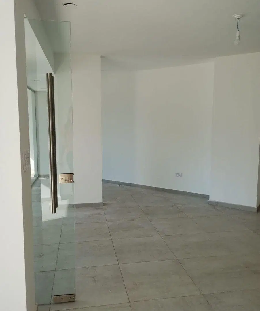 VENTA LOCAL COMERCIAL CON RENTA 3