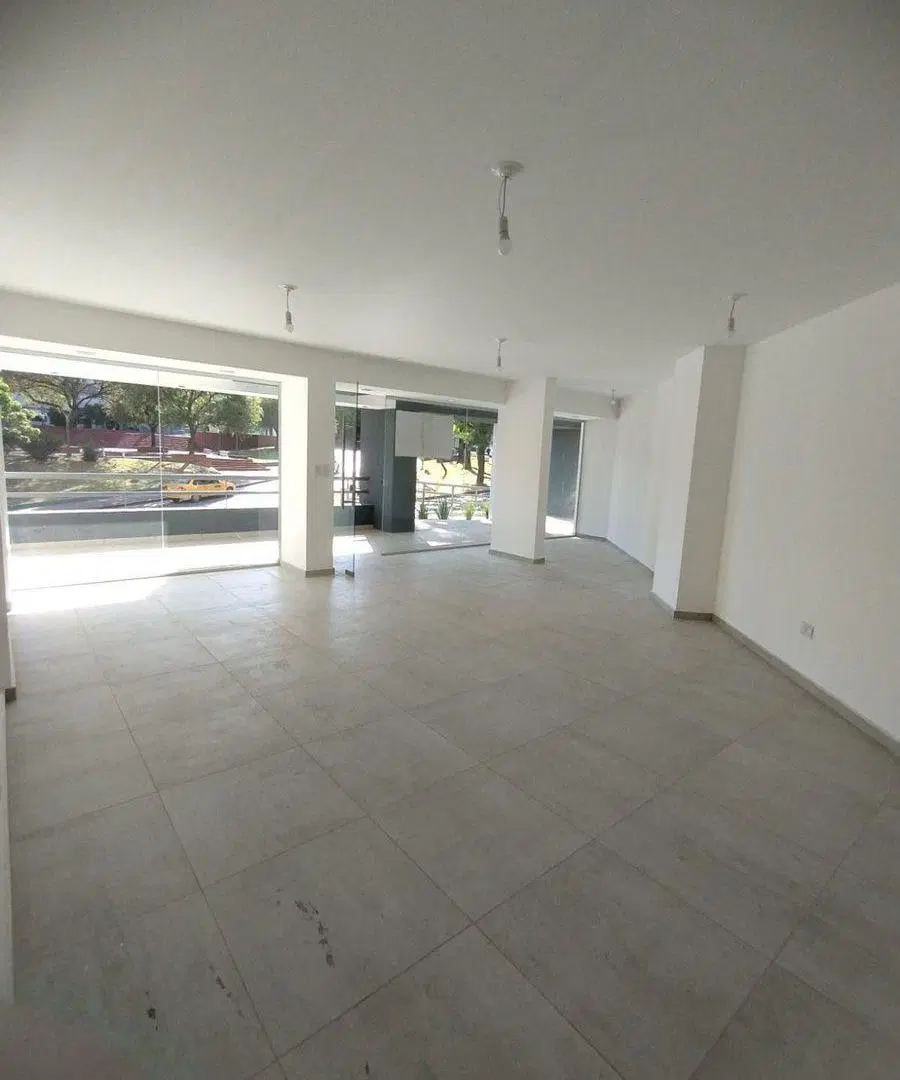VENTA LOCAL COMERCIAL CON RENTA 5