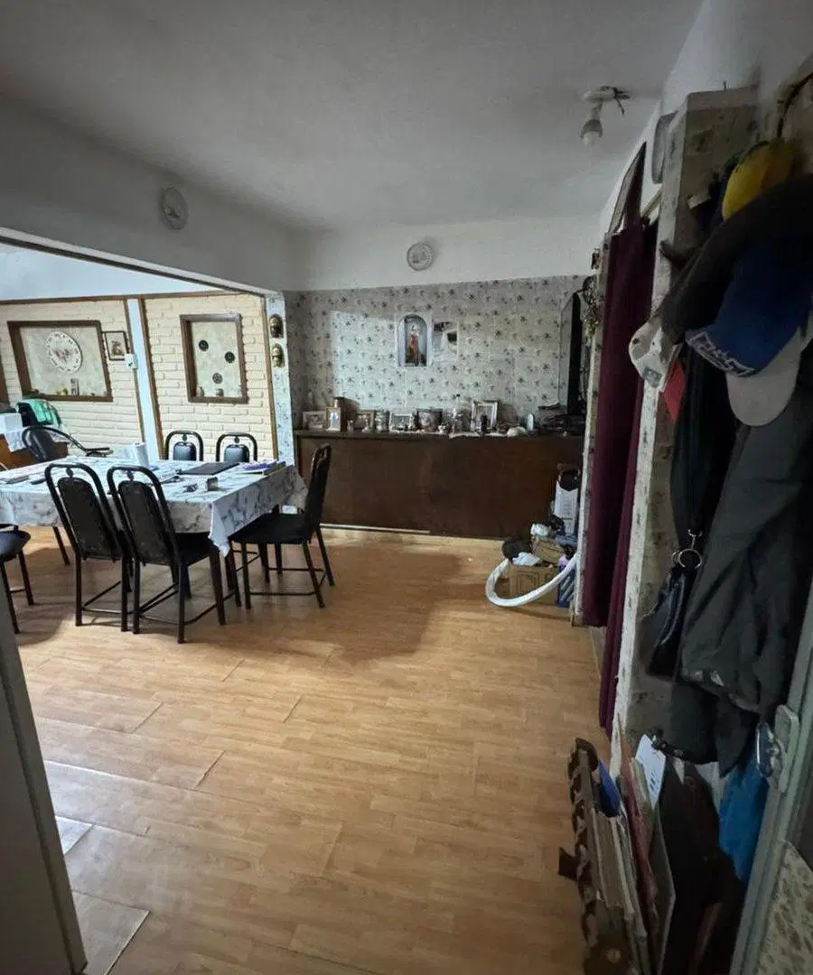 CASA EN VENTA - 2 DORMITORIOS -B° JOSÉ I. DIAZ 1A 5
