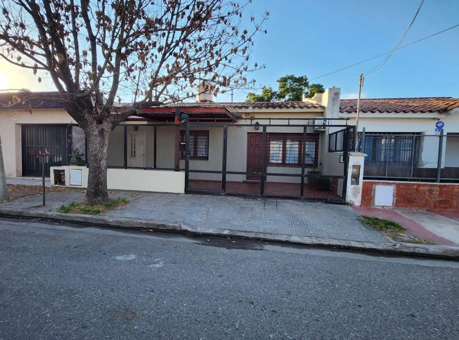 VENTA CASA 2 DORMITORIOS BARRIO F. MITRE 2