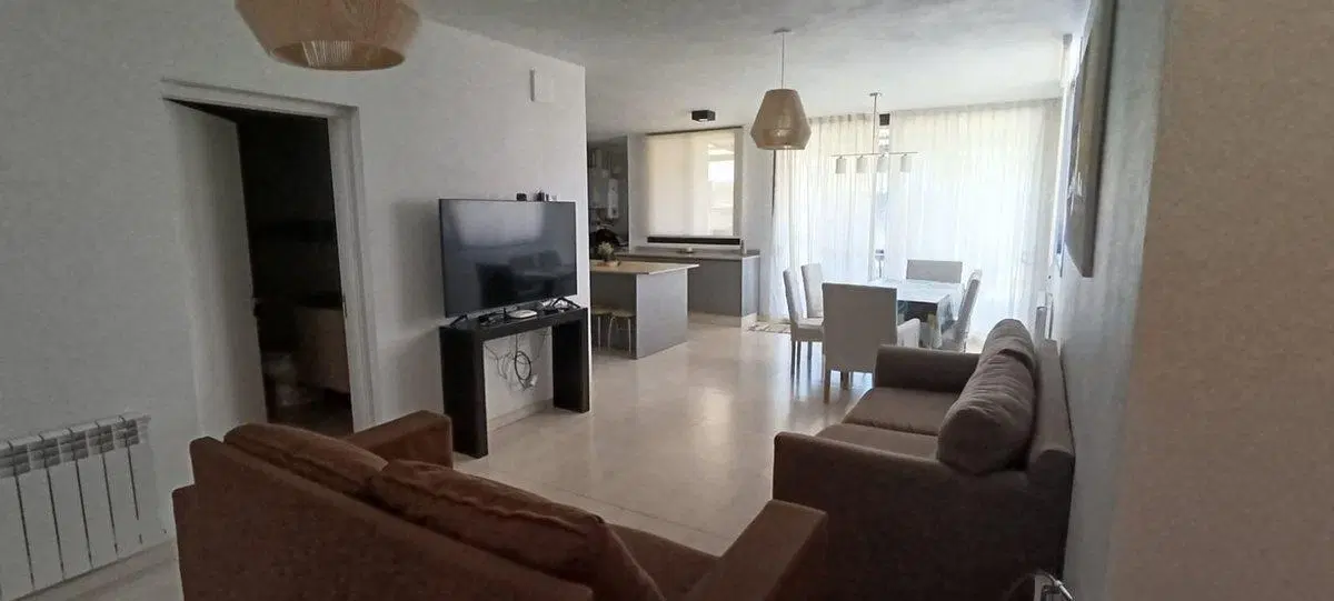 VENTA AMPLIA CASA BARRIO TEJAS IV - CATEGORIA 5