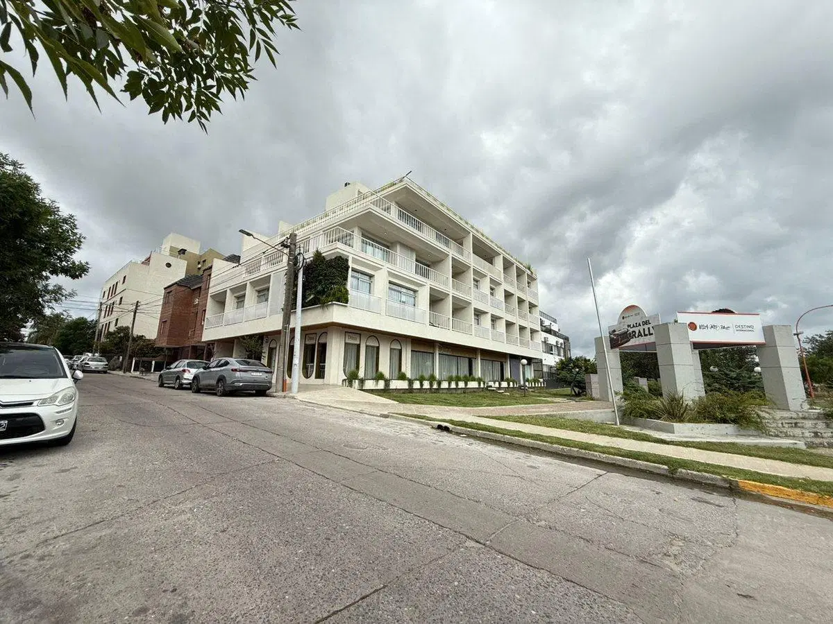 VENTA DEPARTAMENTO 3 DOR. COCHERA VILLA CARLOS PAZ 4