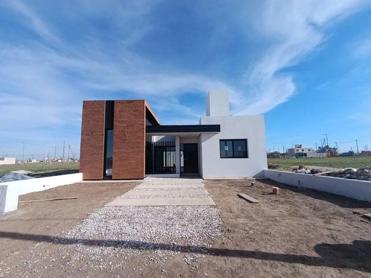 VENTA CASA EN CUESTAS DE MANANTIALES MZA 89 LOTE 5 4