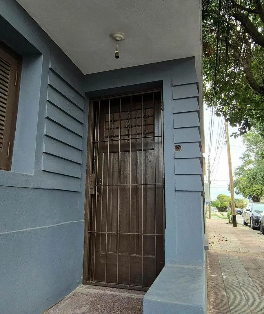 VENTA CASA 2 DORMITORIOS EN B° SARMIENTO 2