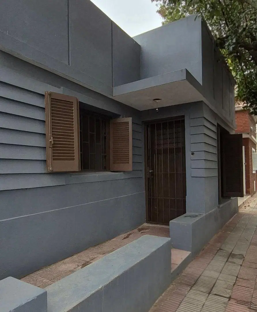 VENTA CASA 2 DORMITORIOS EN B° SARMIENTO 5