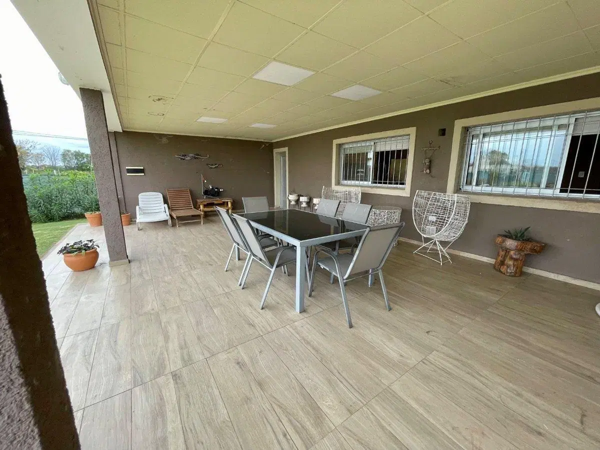 Venta casa con pileta en Terranostra con seguridad 5