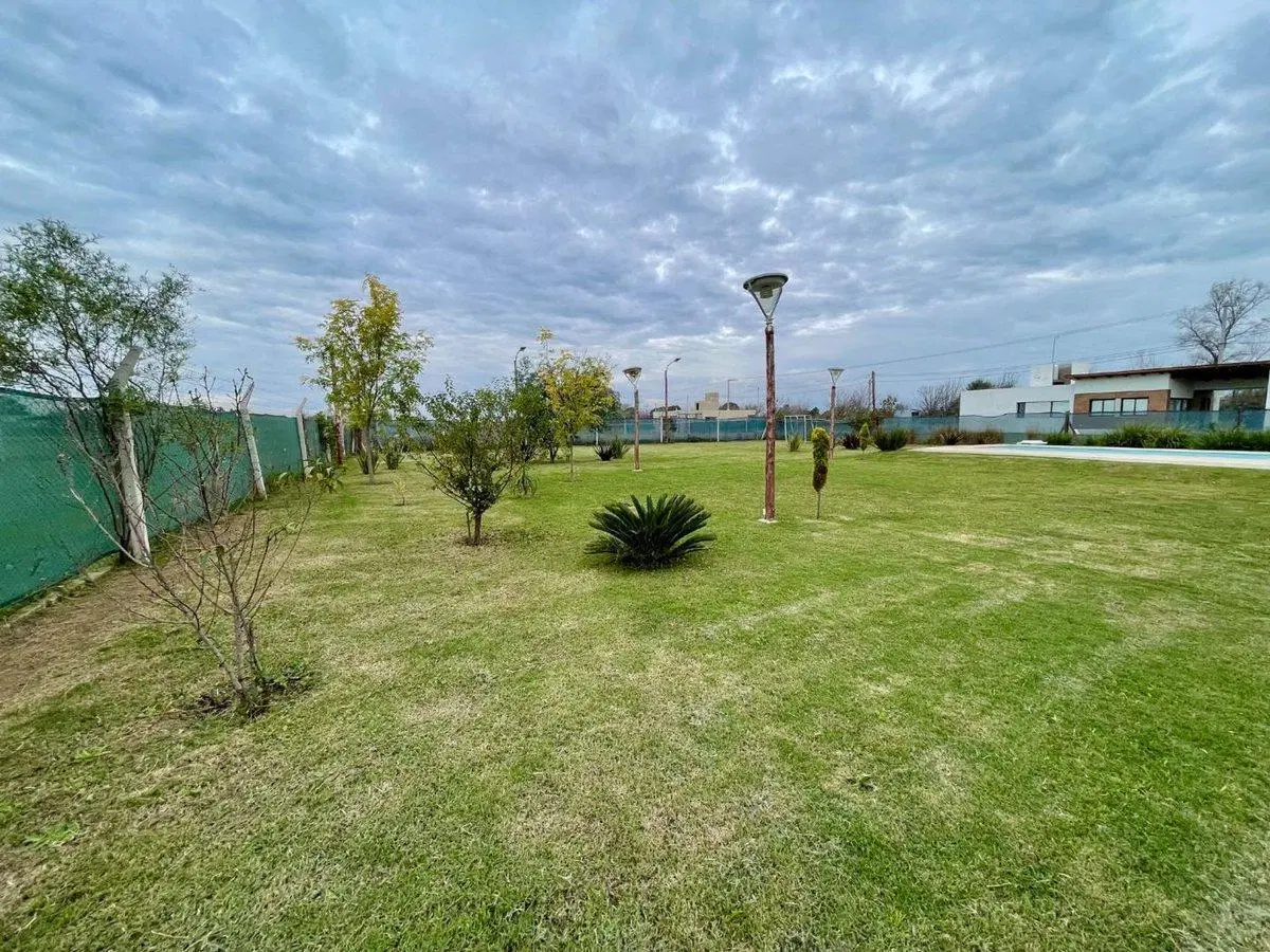 Venta casa con pileta en Terranostra con seguridad 2