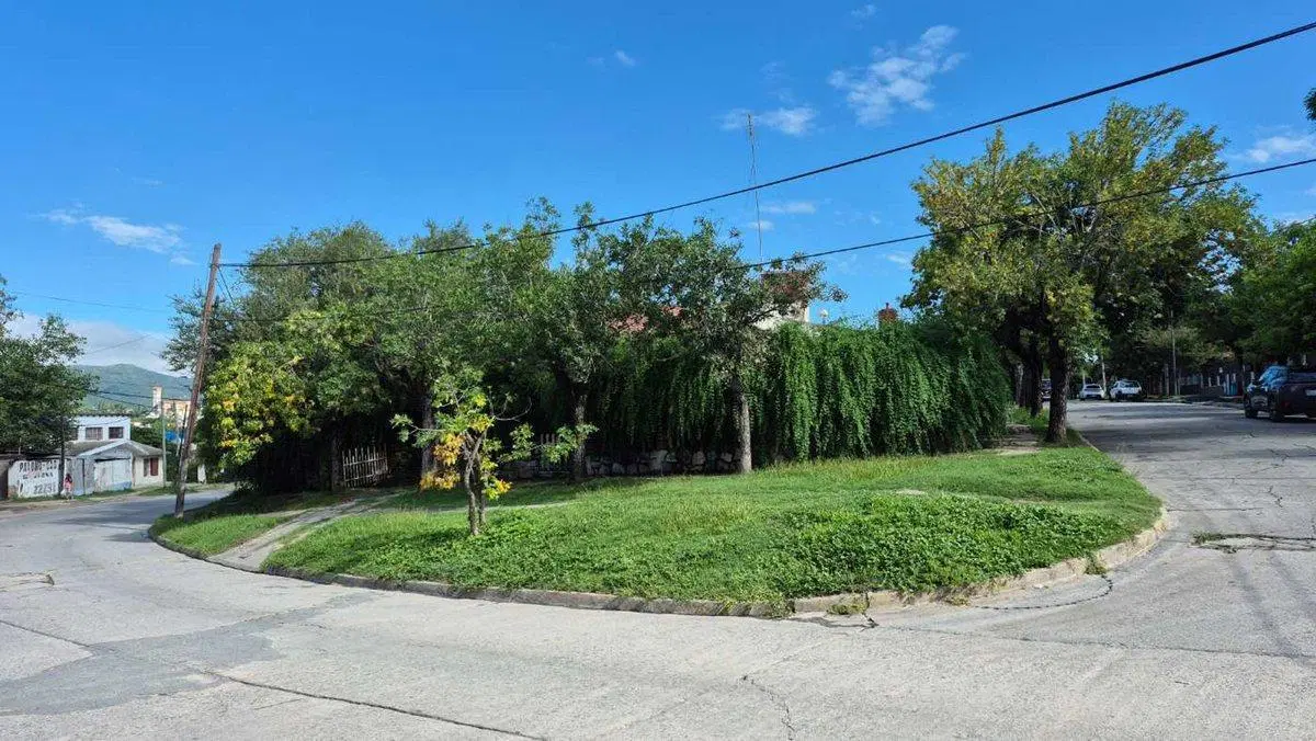 VENTA CASA EN LA FALDA 4