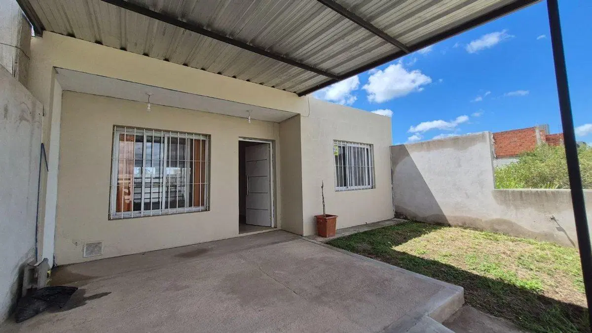 VENTA CASA 2 DORMITORIOS ARGUELLO NORTE 3