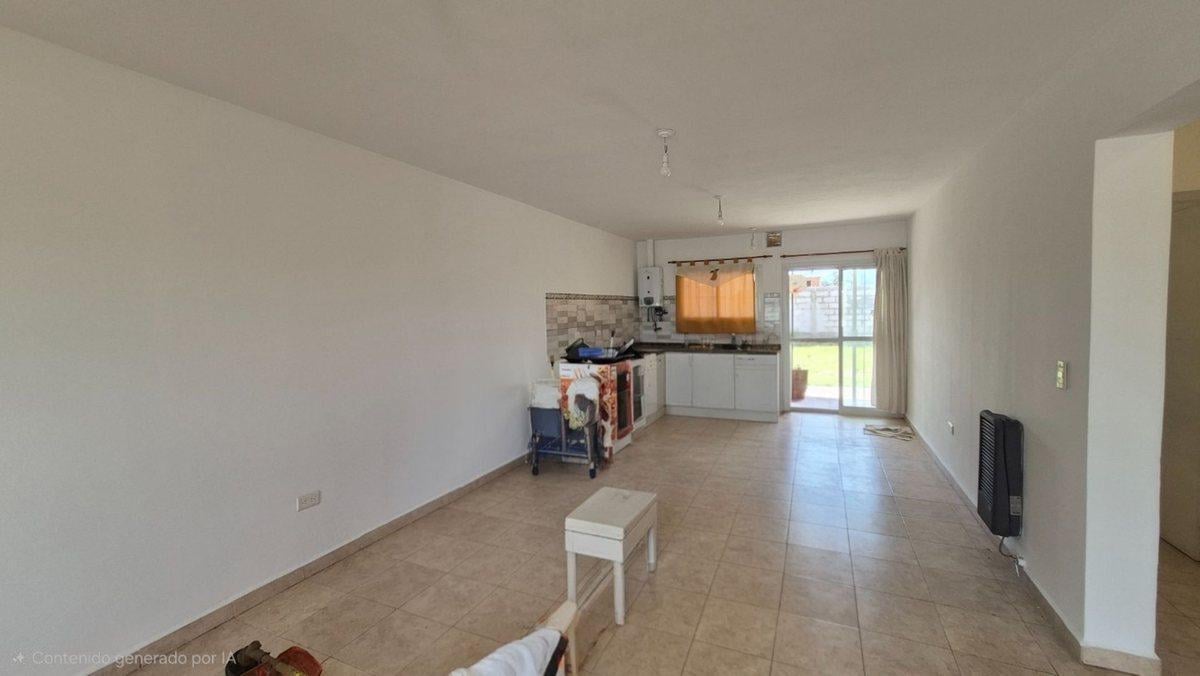 Foto de VENTA CASA 2 DORMITORIOS ARGUELLO NORTE, imagen 2