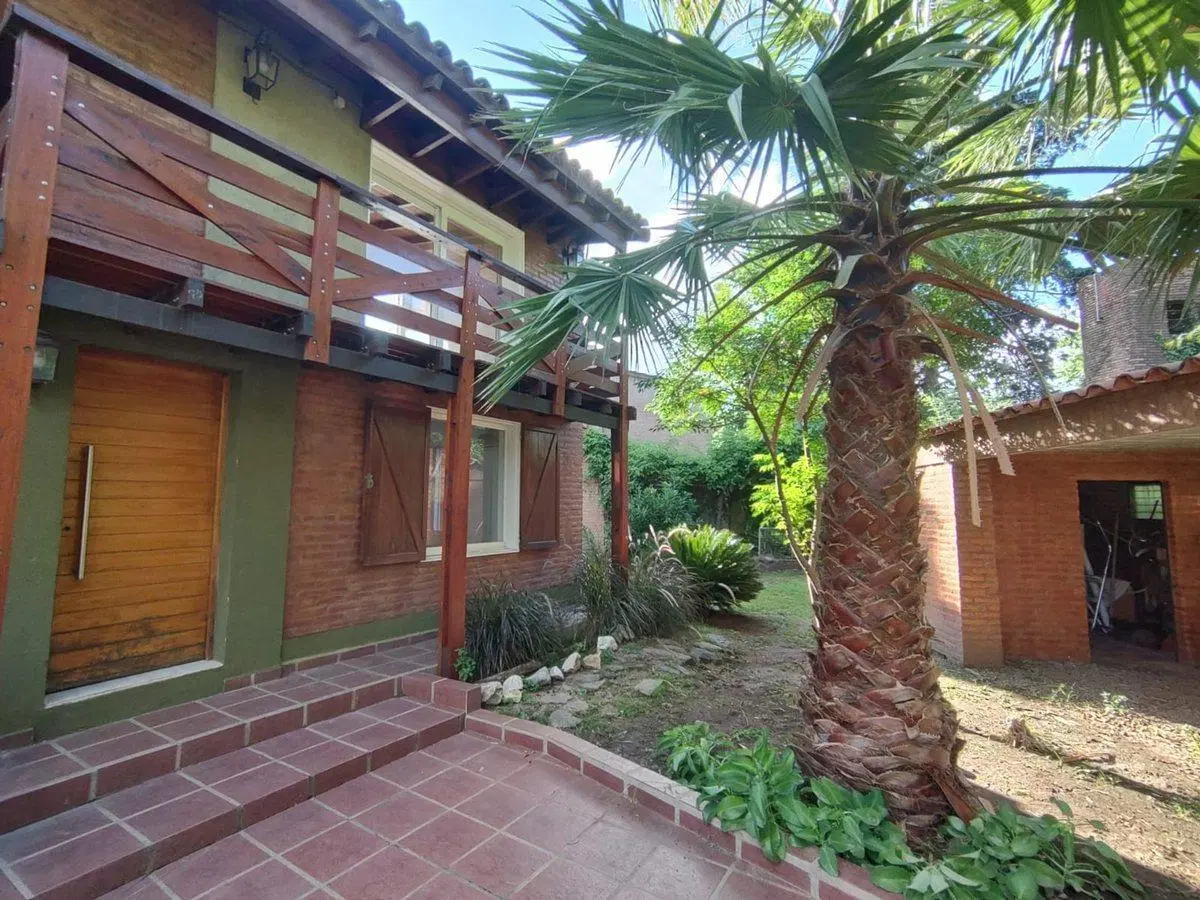 VENTA HERMOSA CASA 3 DOR PILETA VILLA ALLENDE GOLF 2