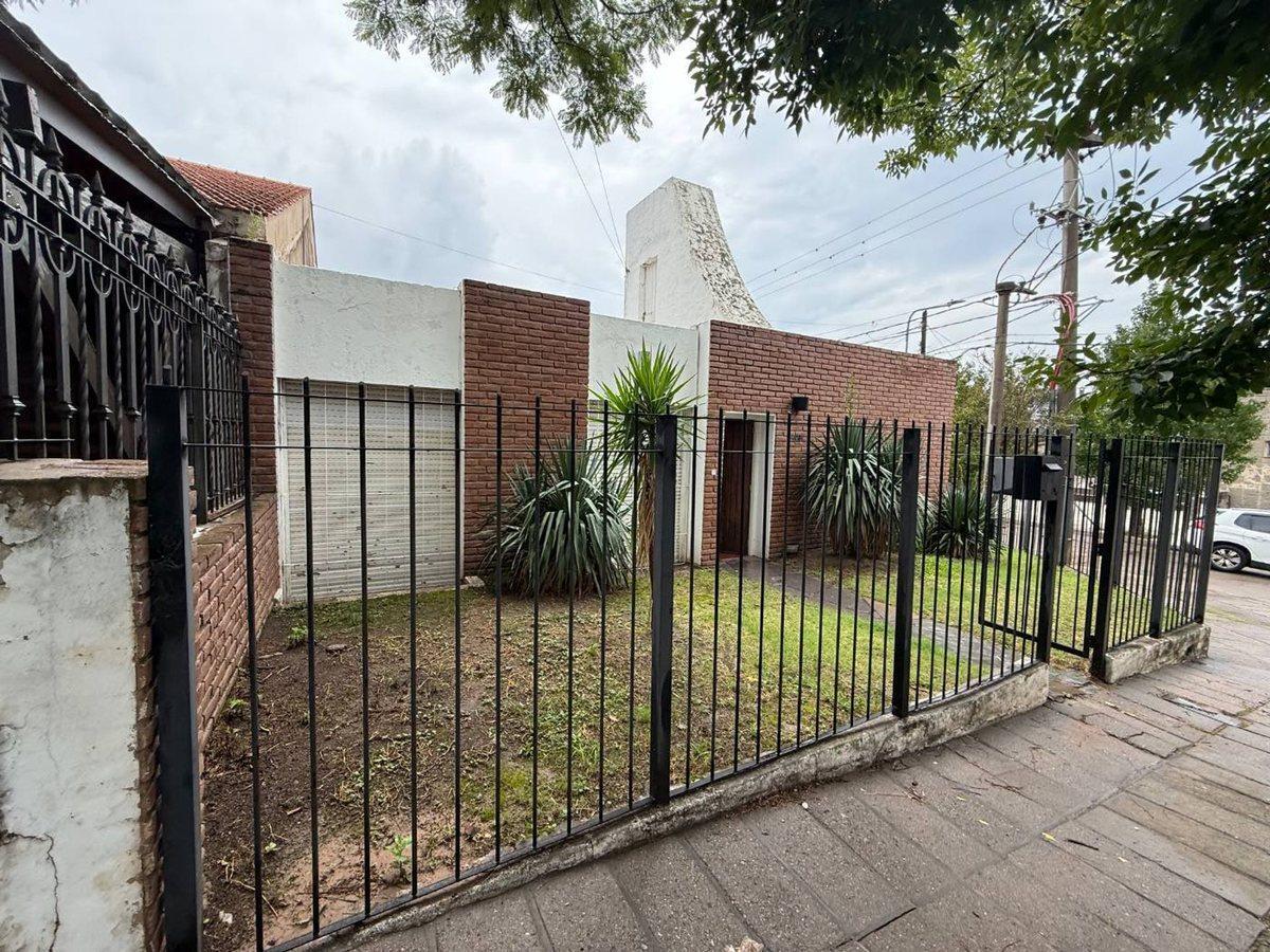 VENTA CASA 4 DORMITORIOS EN TABLADA PARK
