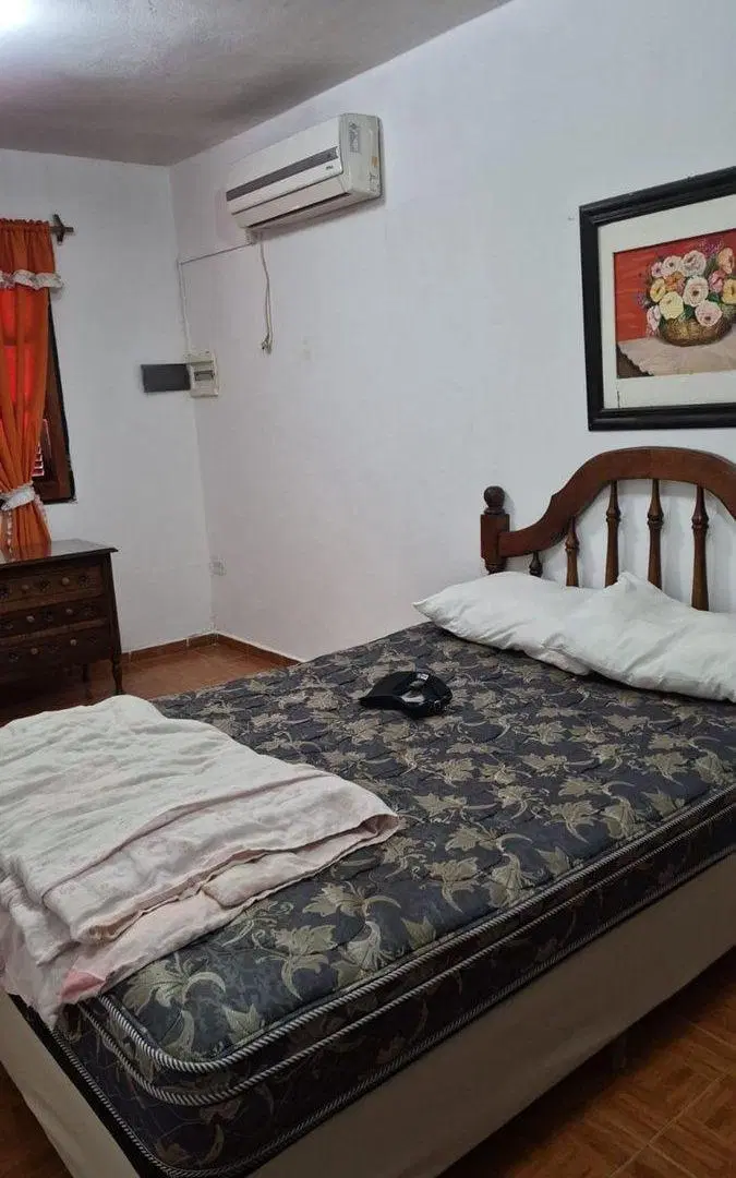 VENDE CASA DOS PISOS CON PILETA PERLA DEL LAGO 5