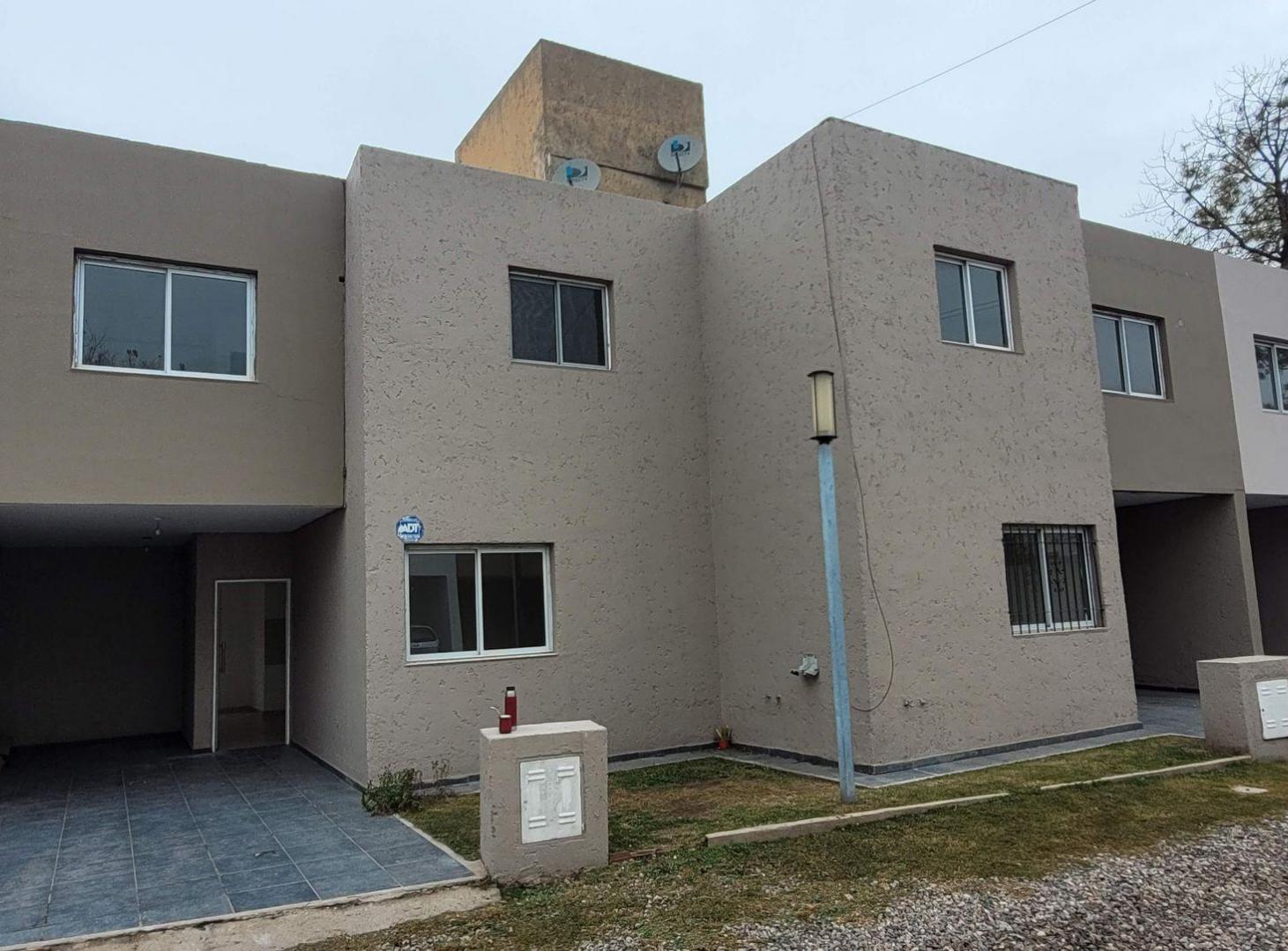 VENTA DUPLEX 3 DORMITORIOS ALTOS DE CLARET HOUSING