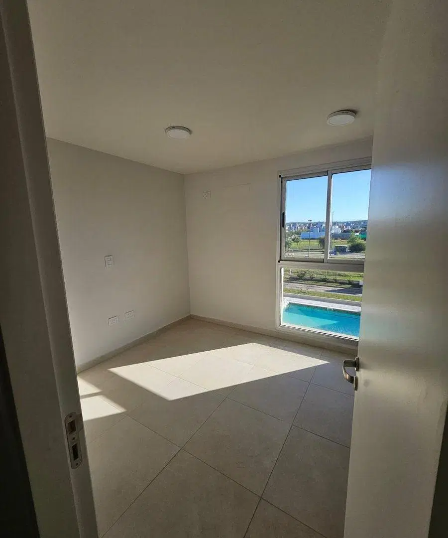 SE VENDE DEPARTAMENTO 2 DORM B° DOCTA C/ COCHERA 5