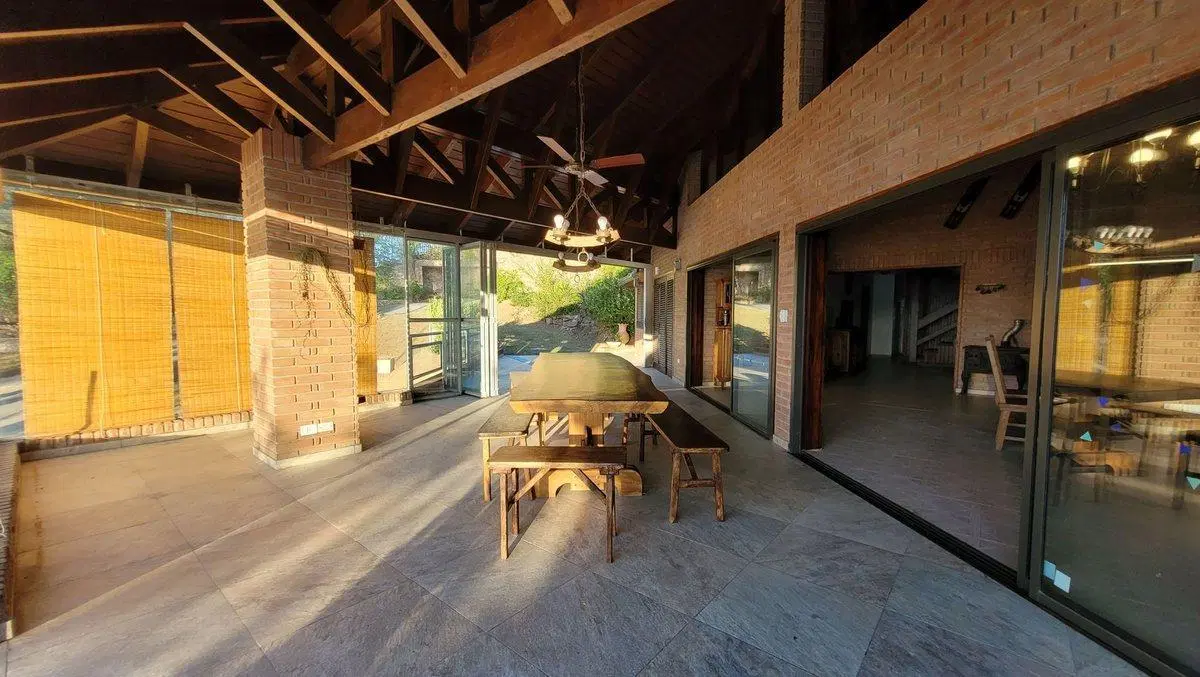 CASA FRENTE AL LAGO - COSTA AZUL 5