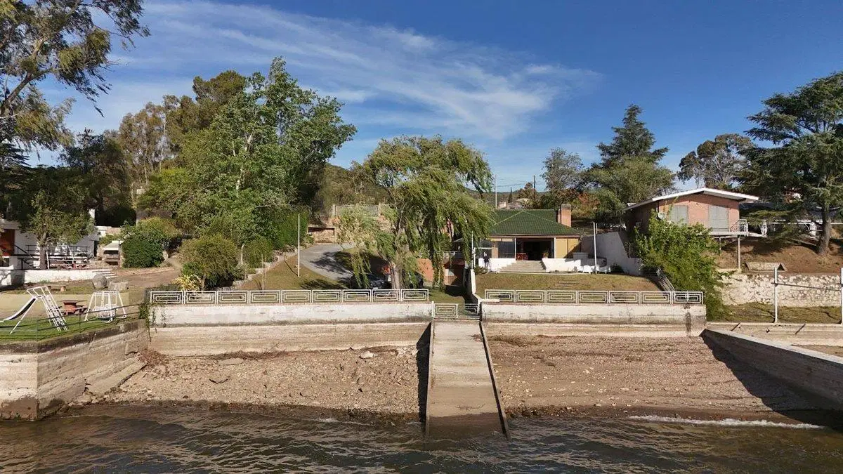 CASA FRENTE AL LAGO - COSTA AZUL 2