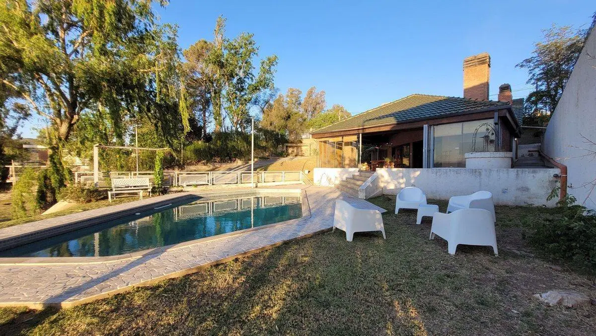 CASA FRENTE AL LAGO - COSTA AZUL 4