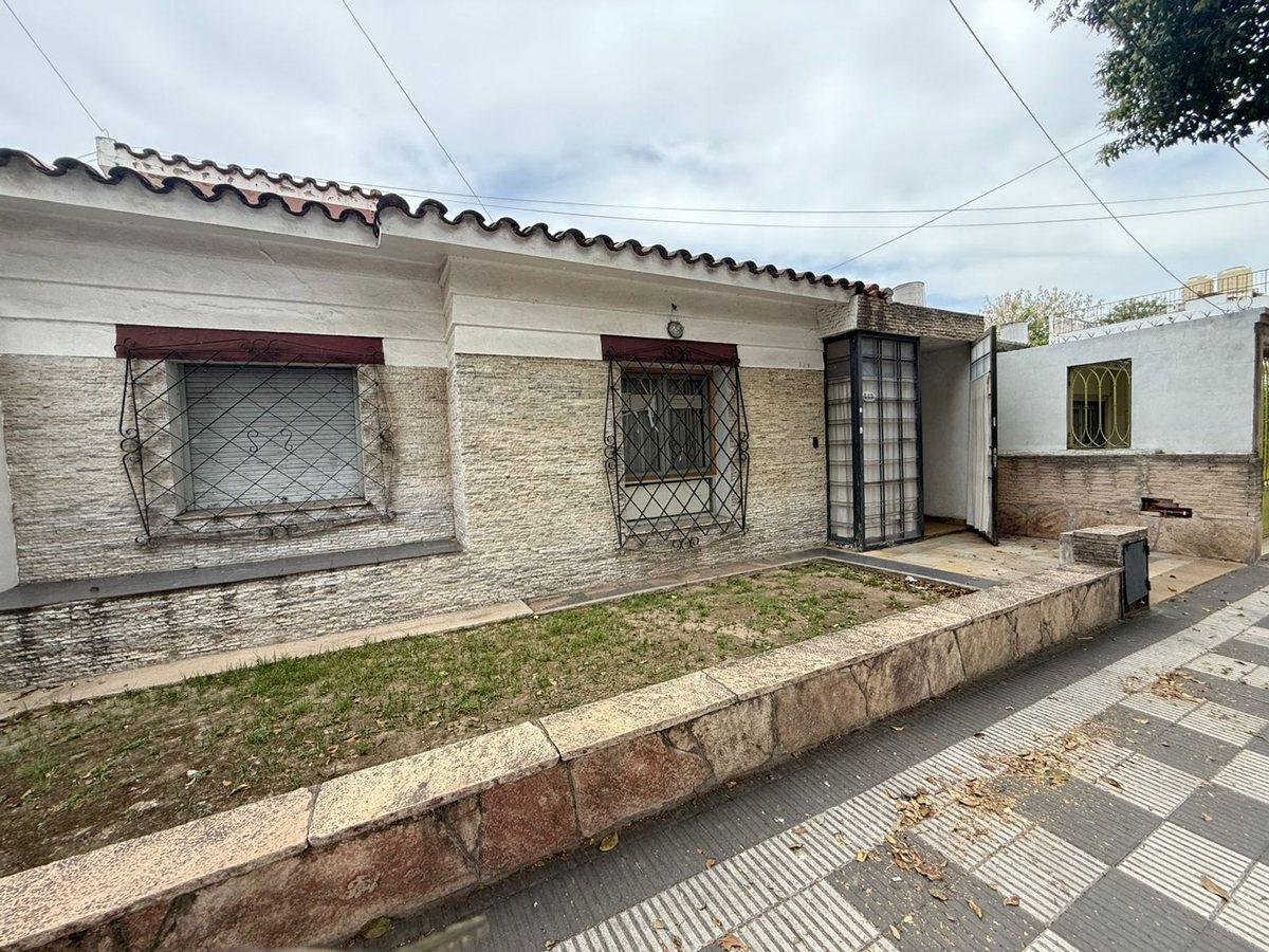 VENTA CASA 3 dorm B° ALTA CORDOBA